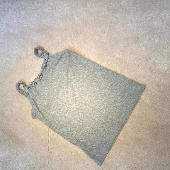 I am selling and adorable gray (11-12 years) blouse for girls just new - Picture 3 of 3